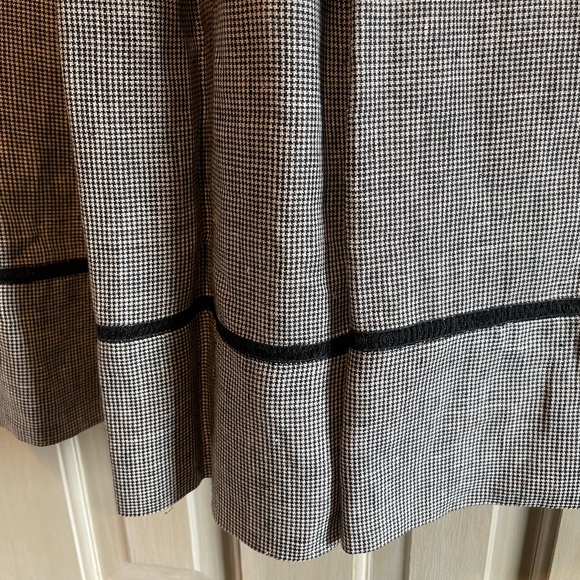 VINTAGE CULLINANE BLACK AND WHITE HOUNDSTOOTH lLINEN SKIRT WITH TIBBON TRIM - Picture 4 of 8